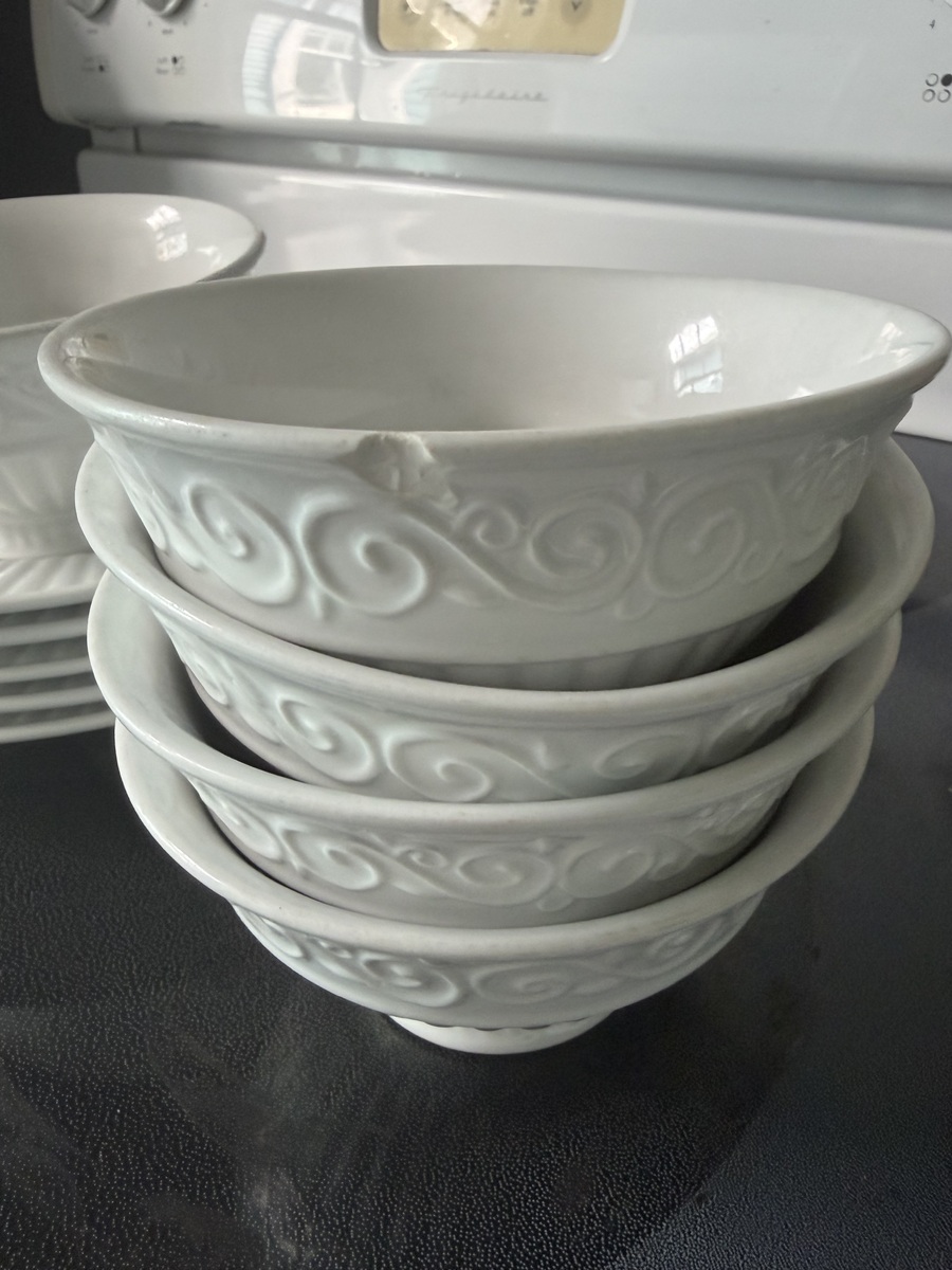 30 piece dish set , photo 10