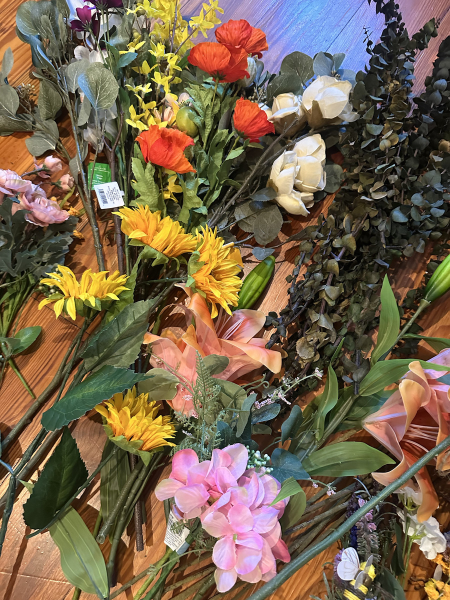 Lot of Silk Flowers, photo 3