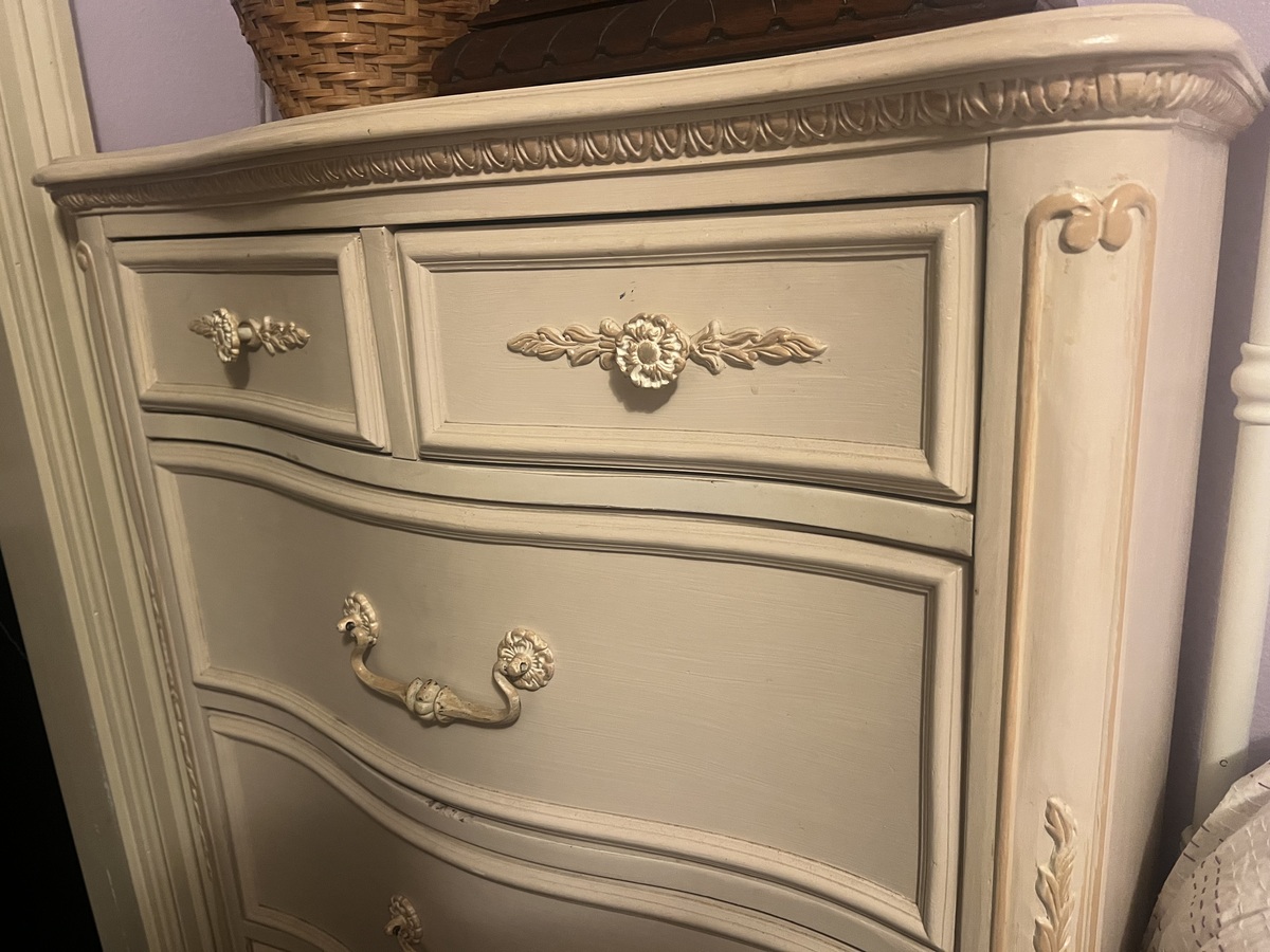Solid wood painted dresser, photo 2