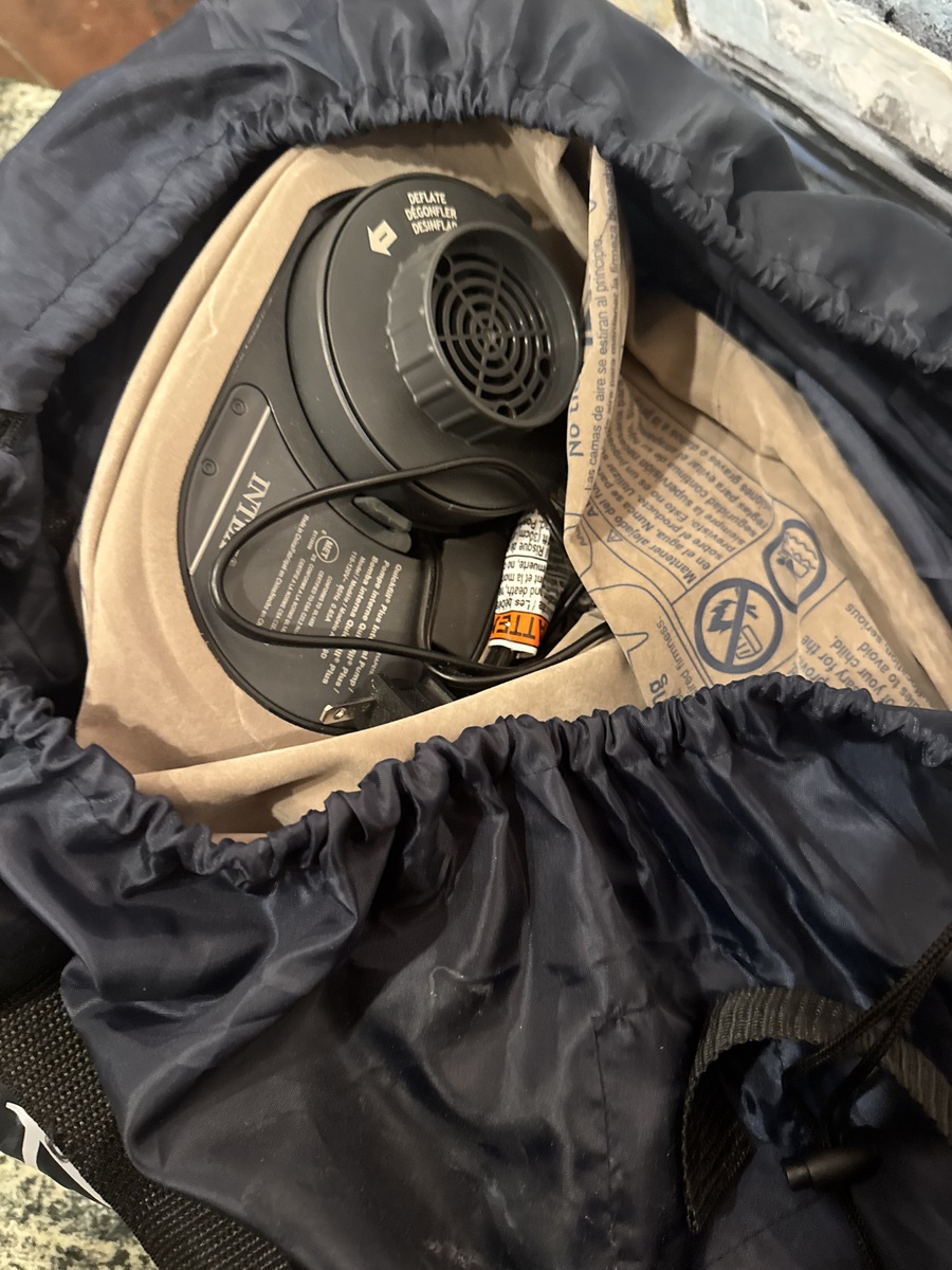 Intex Queen Air Mattress (built-in pump), photo 2